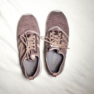 Size 8.5 New Balance Response 2.0